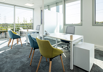 Flexible workspaces in front of the train station in Antwerp : coworking and private offices in Antwerp